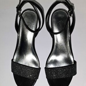 FIONI Silver and‎ Black Heels for Stylish Occasions